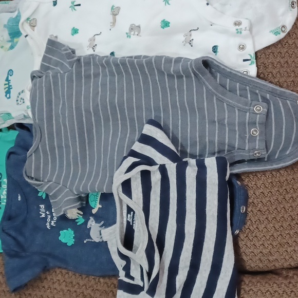 Carter's Lot Size 3 months - Picture 3 of 9